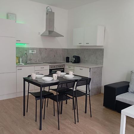 Novy Apartman S Terasou Μπρνο Εξωτερικό φωτογραφία